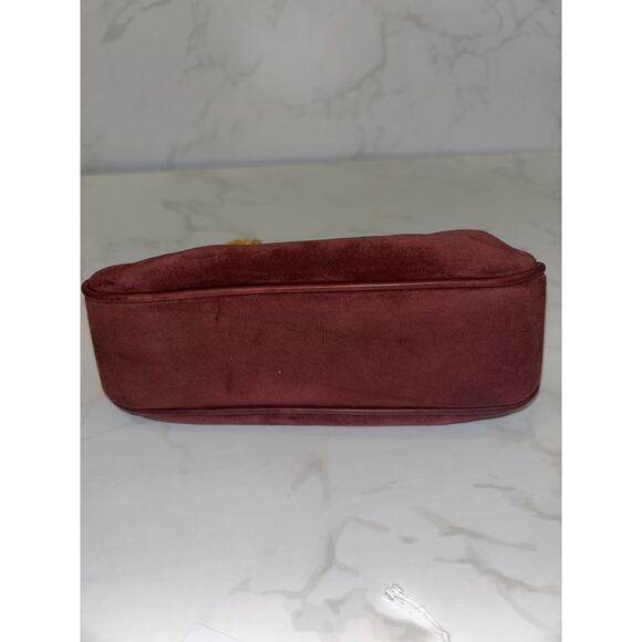 Chanel Suede Kiss-Lock Clutch - Good Condition - Picture 4 of 4